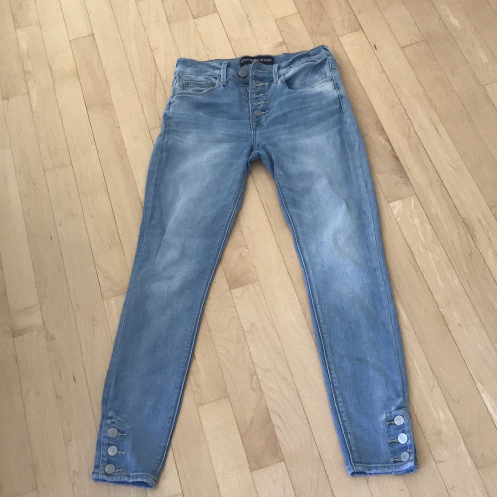 Express jeans w silver button detail